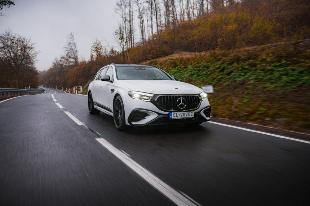 Mercedes-AMG E 53 HYBRID 4MATIC+